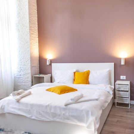 Modern Studio In The Heart Of Iasi Luaran gambar