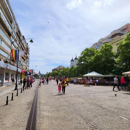 Modern Studio In The Heart Of Iasi Luaran gambar