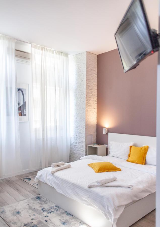 Modern Studio In The Heart Of Iasi Luaran gambar