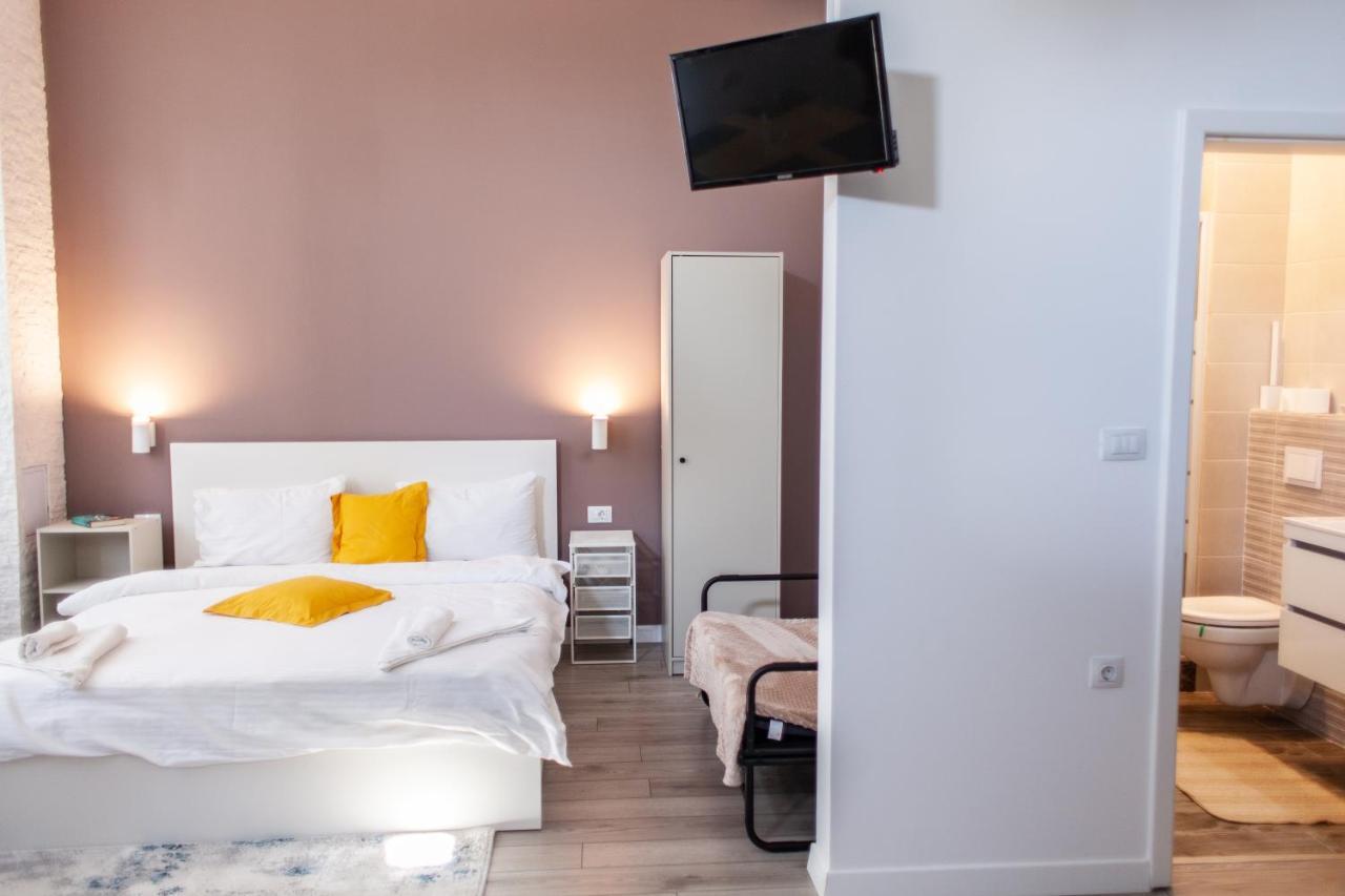 Modern Studio In The Heart Of Iasi Luaran gambar