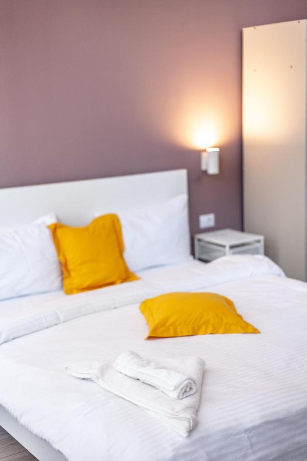 Modern Studio In The Heart Of Iasi Luaran gambar